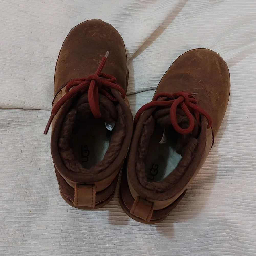UGG Brown Kids Boots with Red Laces Size 4